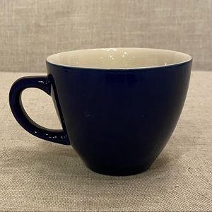 Creature cup alligator/crocodile blue and white ceramic cup.